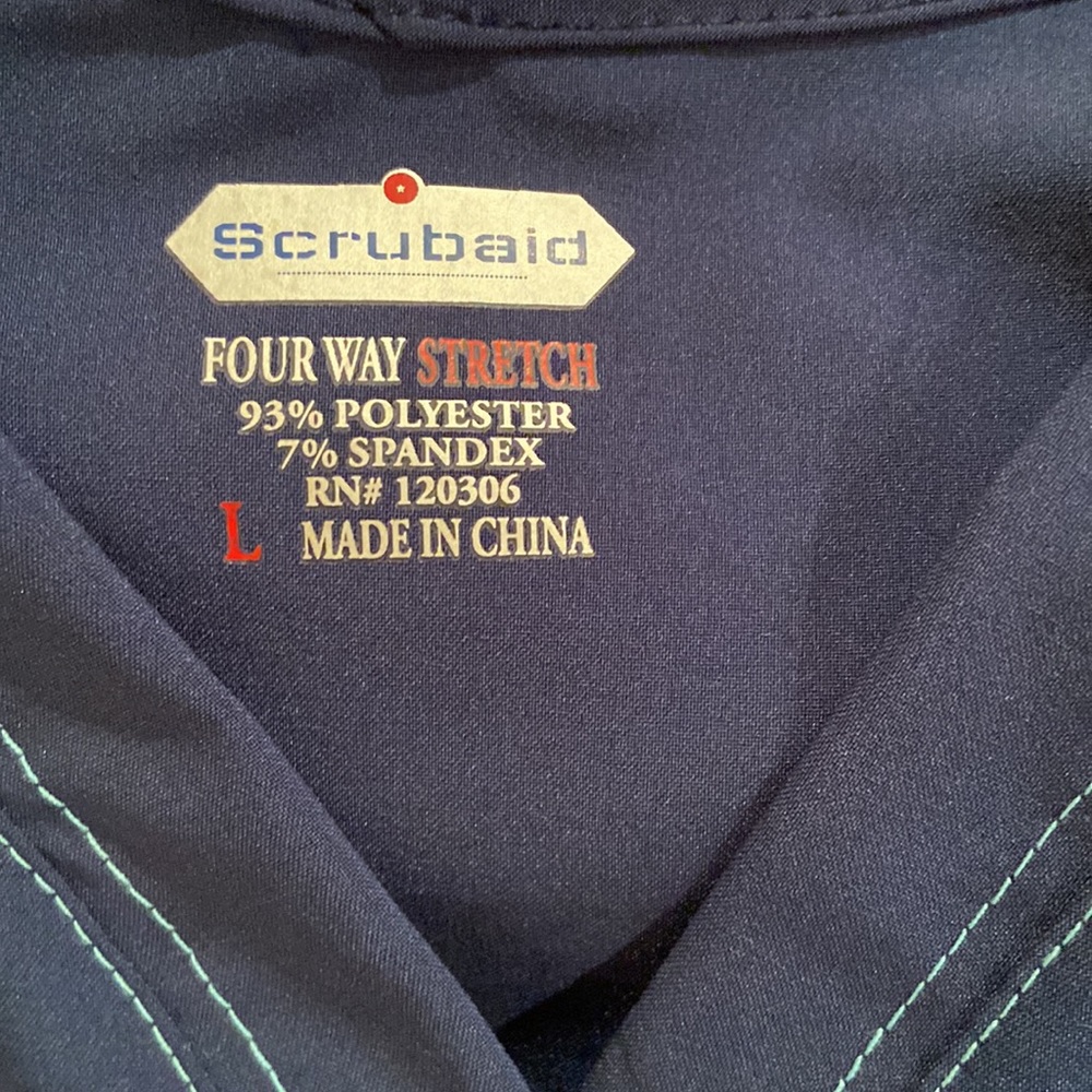 NWT Scrub Top - Picture 6 of 8